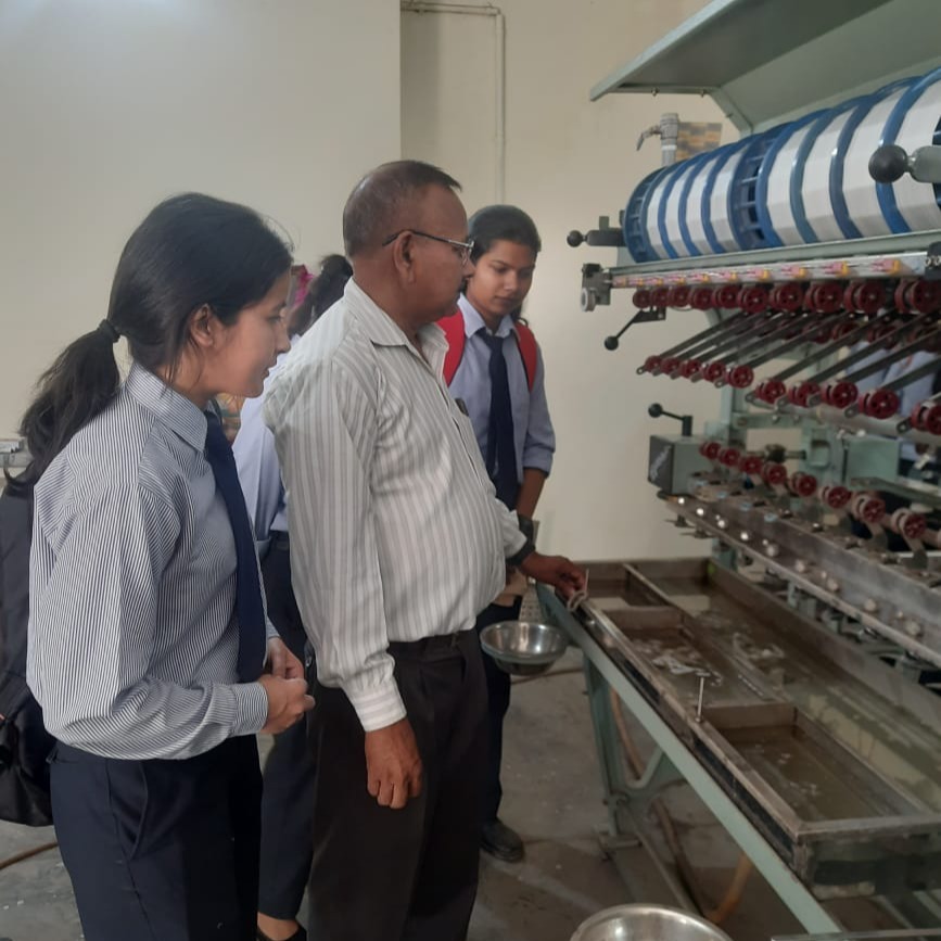 best-textile-design-course-in-dehradun